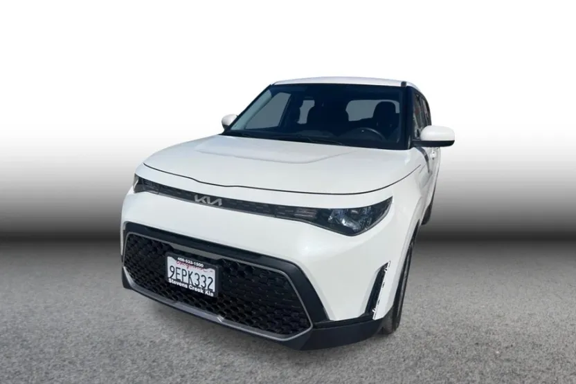 2023 Kia Soul LX photo 1