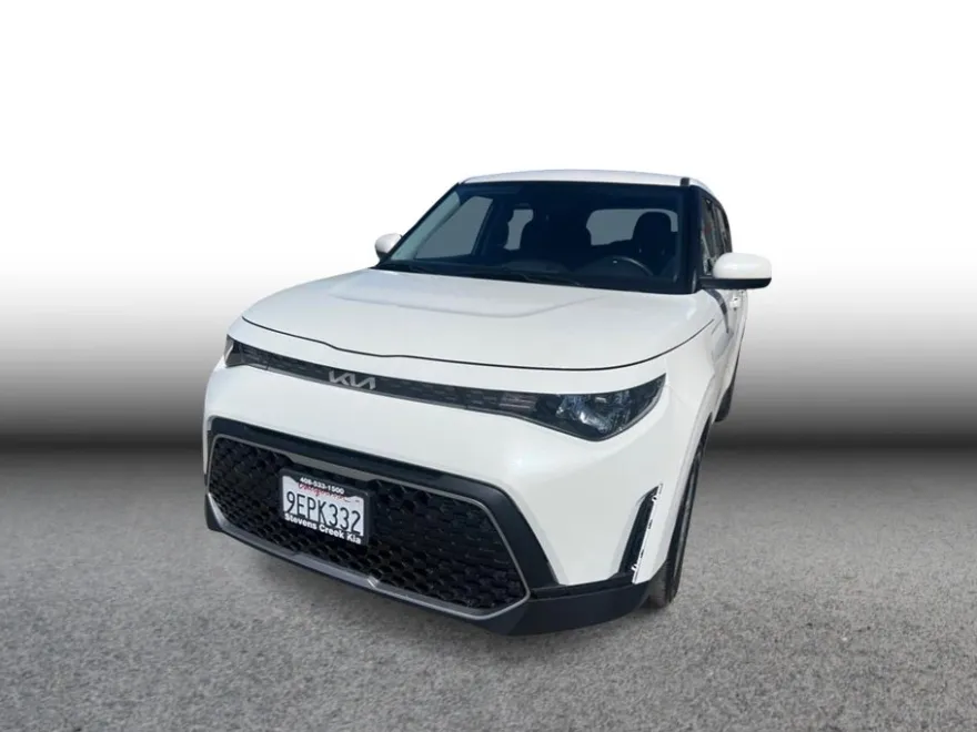 2023 Kia Soul LX photo 1