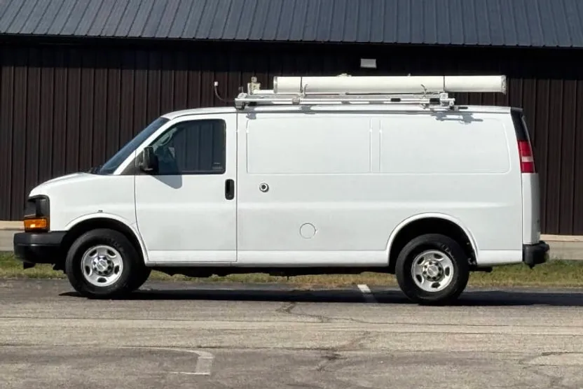 2013 Chevrolet Express 2500 Cargo Van photo 1
