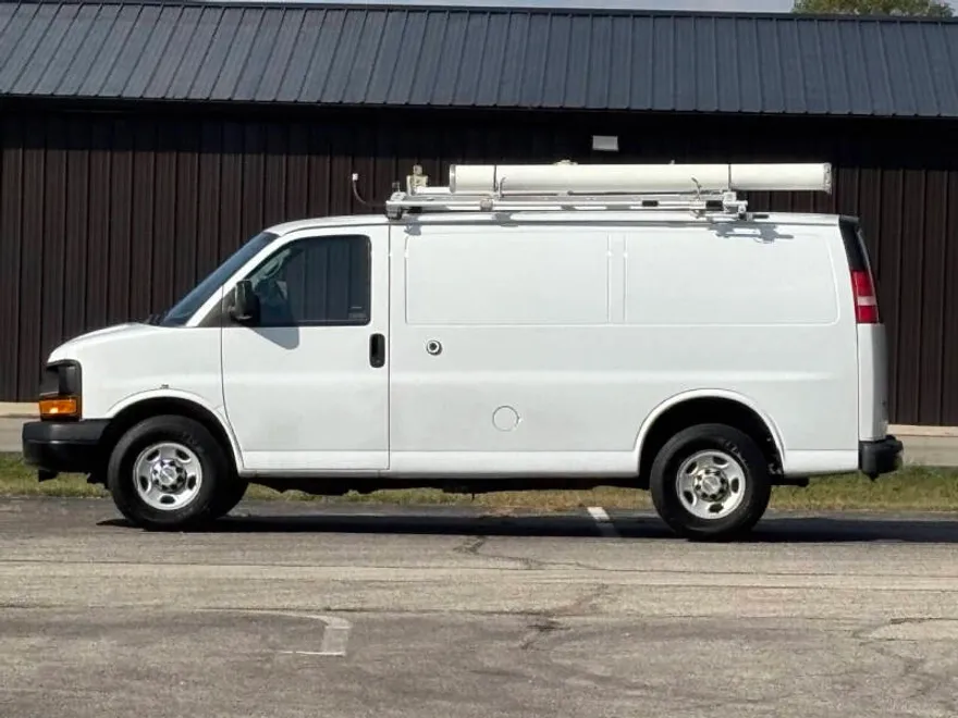 2013 Chevrolet Express 2500 Cargo Van photo 1