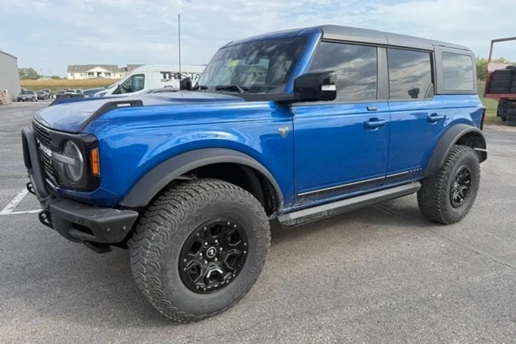 2021 Ford Bronco First Edition photo 1