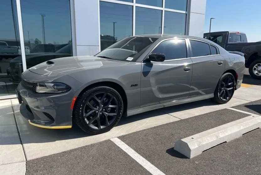 2023 Dodge Charger R/T photo 1