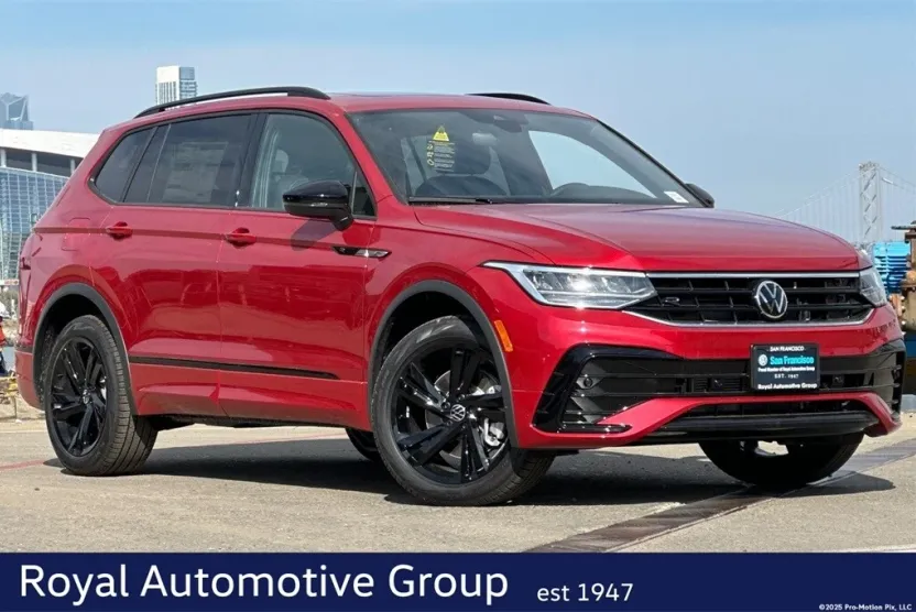 2024 Volkswagen Tiguan SE R-Line Black photo 1