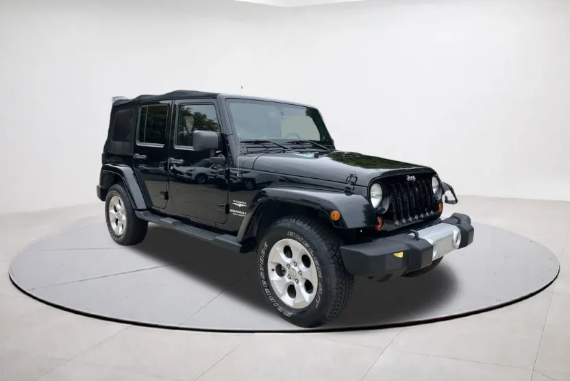 2013 Jeep Wrangler Unlimited Sahara photo 1