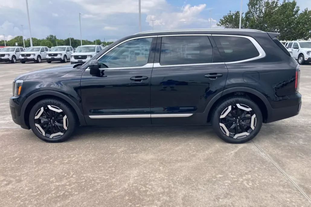 2023 Kia Telluride EX photo 1