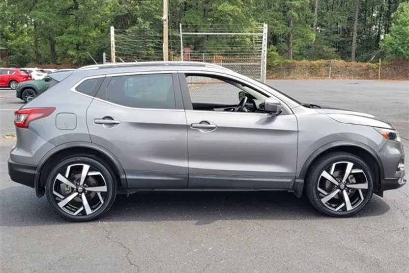 2020 Nissan Rogue Sport SL photo 1
