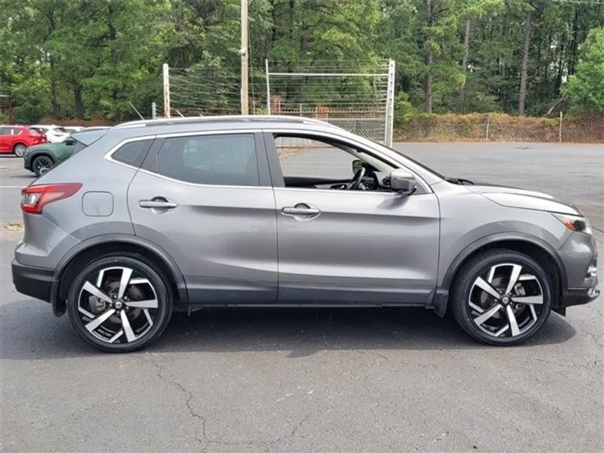 2020 Nissan Rogue Sport SL photo 1