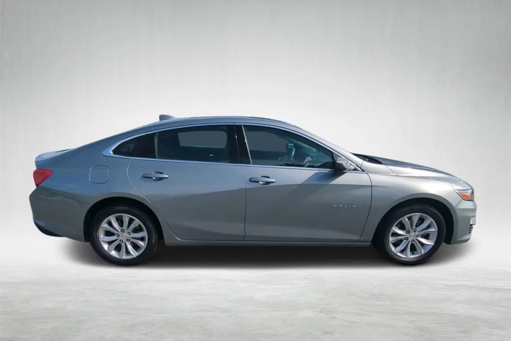 2024 Chevrolet Malibu 1LT photo 1