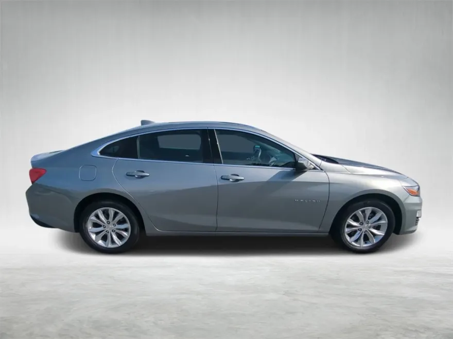 2024 Chevrolet Malibu 1LT photo 1