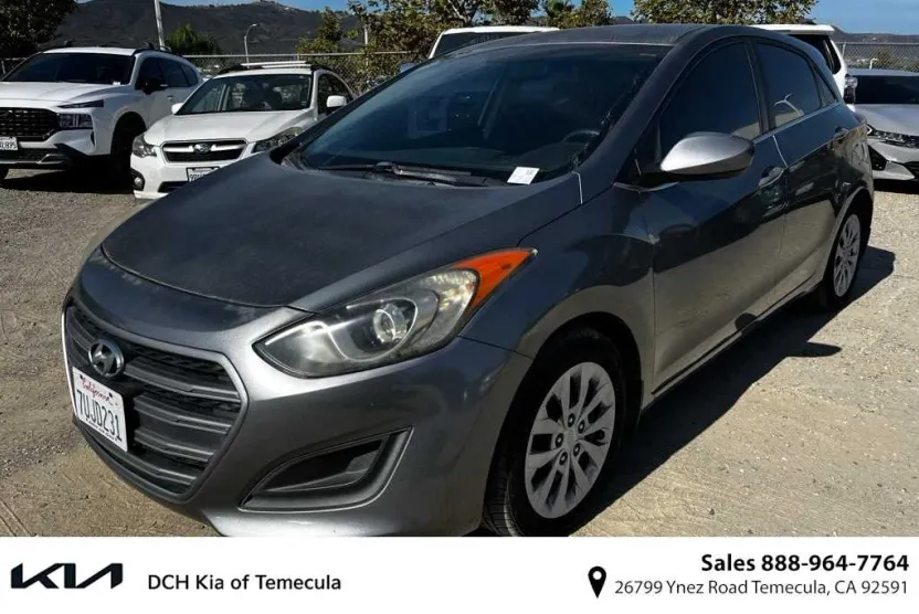 2016 Hyundai Elantra GT Base photo 1