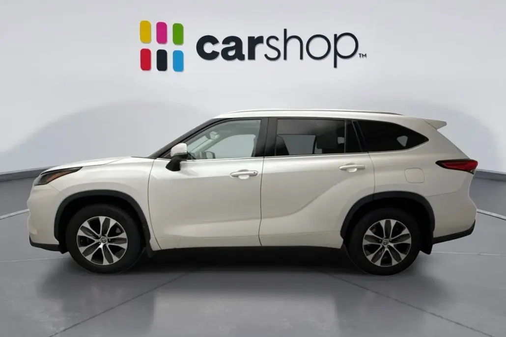 2021 Toyota Highlander XLE photo 1