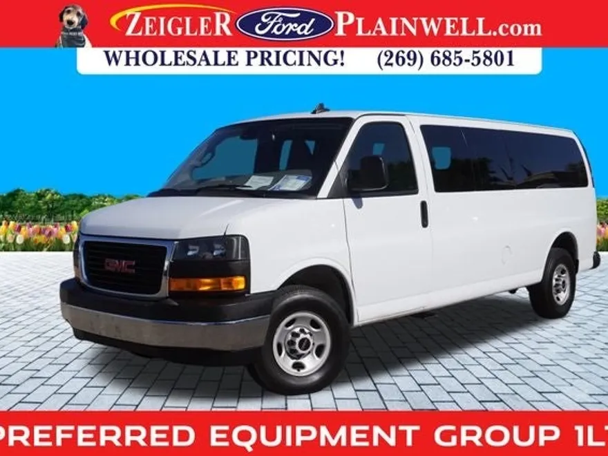 2023 Gmc Savana 3500 LT Passenger photo 1