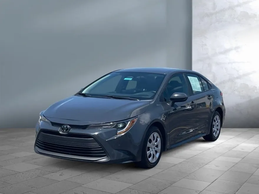 2024 Toyota Corolla LE photo 1