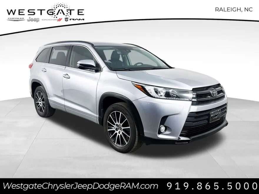 2018 Toyota Highlander SE photo 1