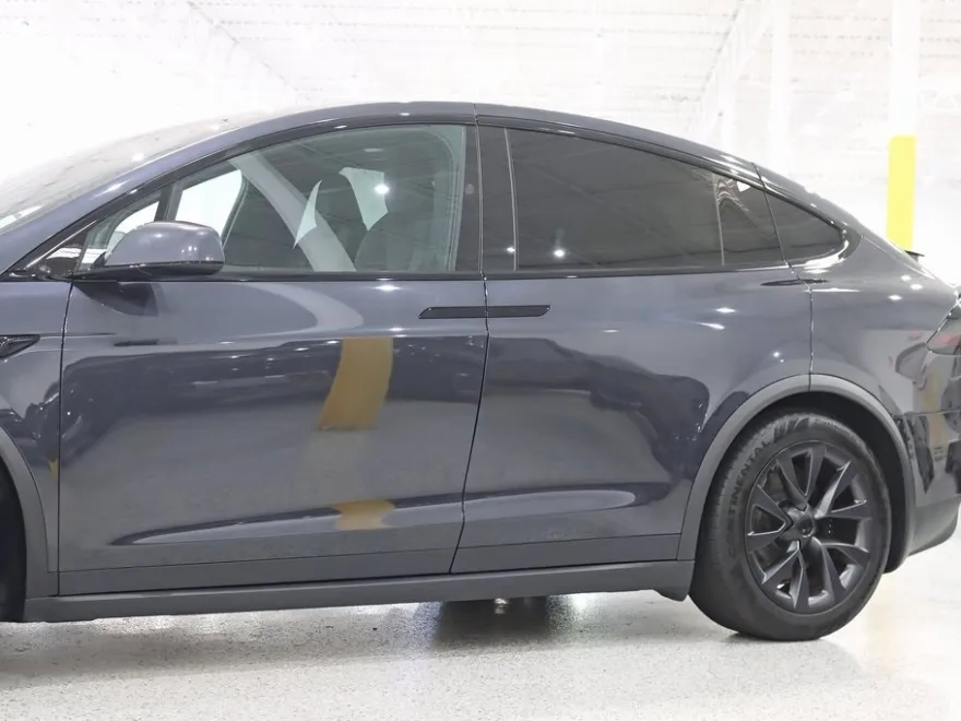 2025 Tesla Model X photo 1