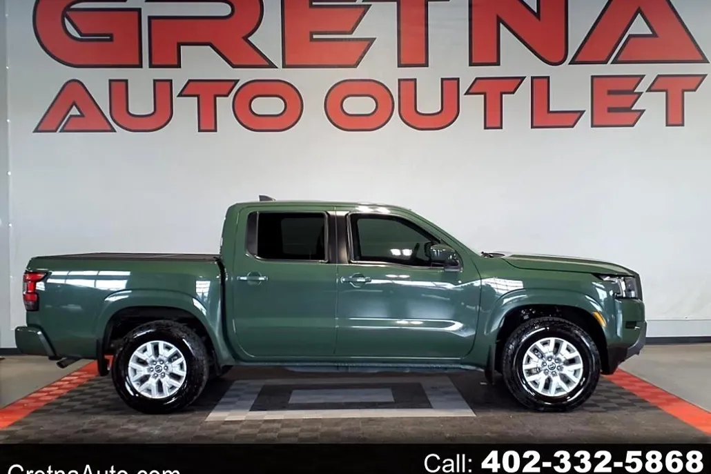 2022 Nissan Frontier Crew Cab SV photo 1