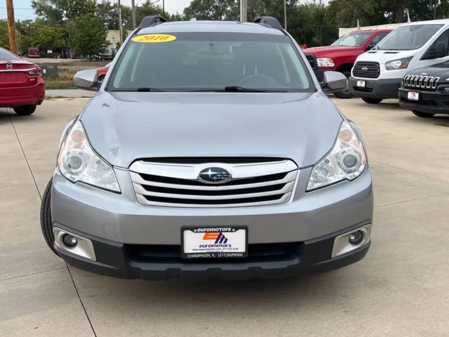 2010 Subaru Outback 2.5i Premium photo 1