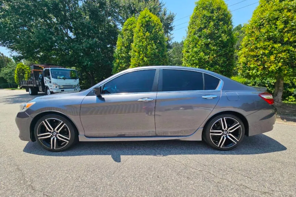 2017 Honda Accord Sport photo 1