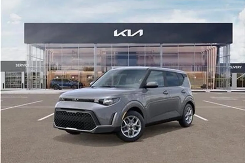 2025 Kia Soul LX photo 1