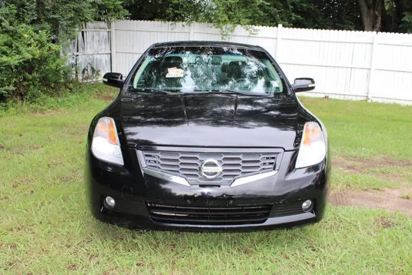 2008 Nissan Altima 3.5 SE photo 1