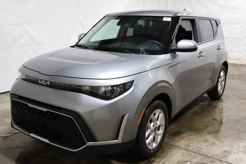 2025 Kia Soul S photo 1