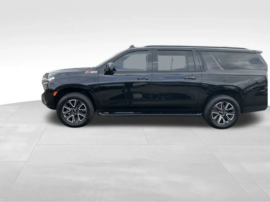 2022 Chevrolet Suburban Z71 photo 1