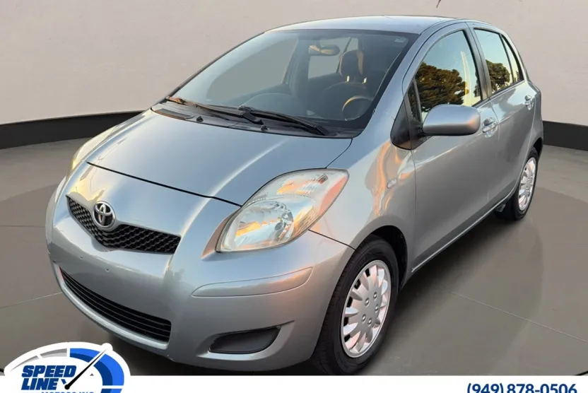 2010 Toyota Yaris photo 1