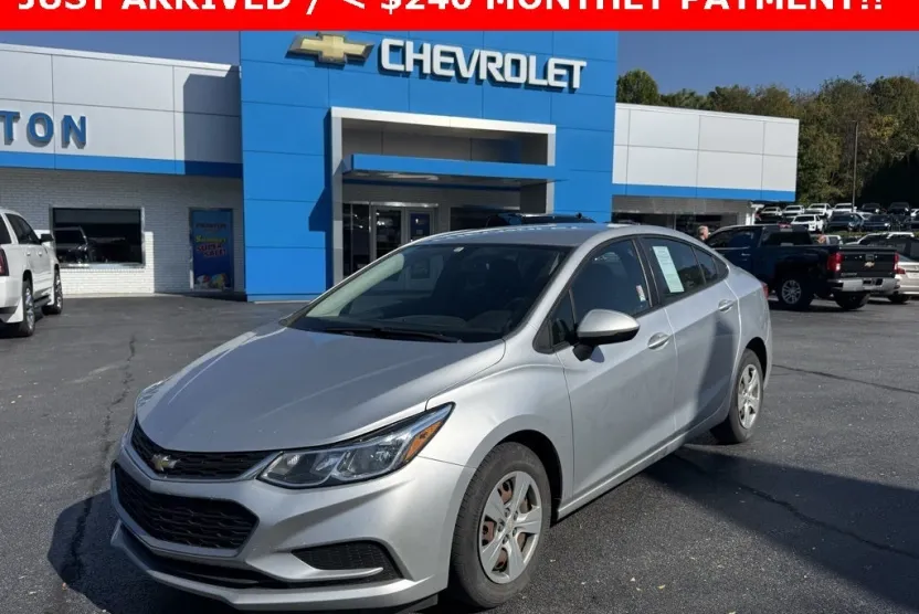 2018 Chevrolet Cruze LS photo 1
