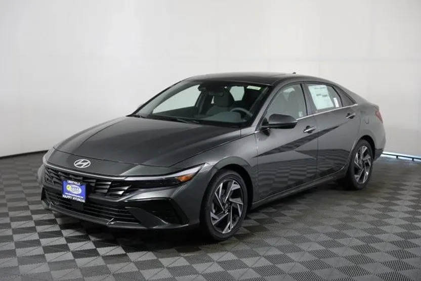 2025 Hyundai Elantra SEL Convenience photo 1