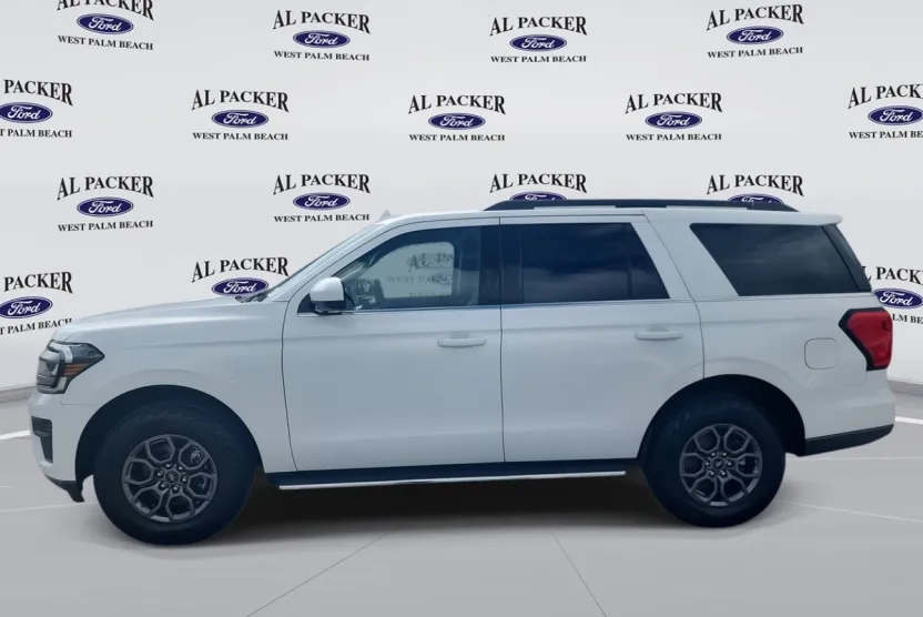 2022 Ford Expedition XLT photo 1