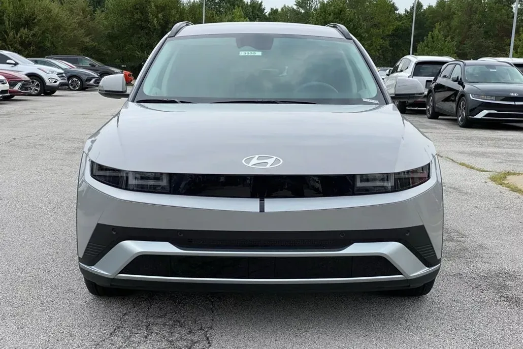 2025 Hyundai Ioniq 5 SEL photo 1