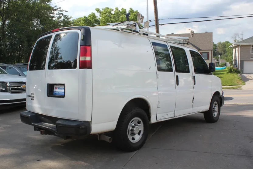 2012 Chevrolet Express 2500 Cargo Van photo 1