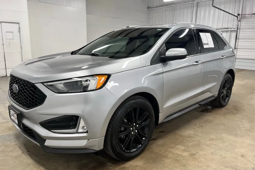 2020 Ford Edge ST photo 1