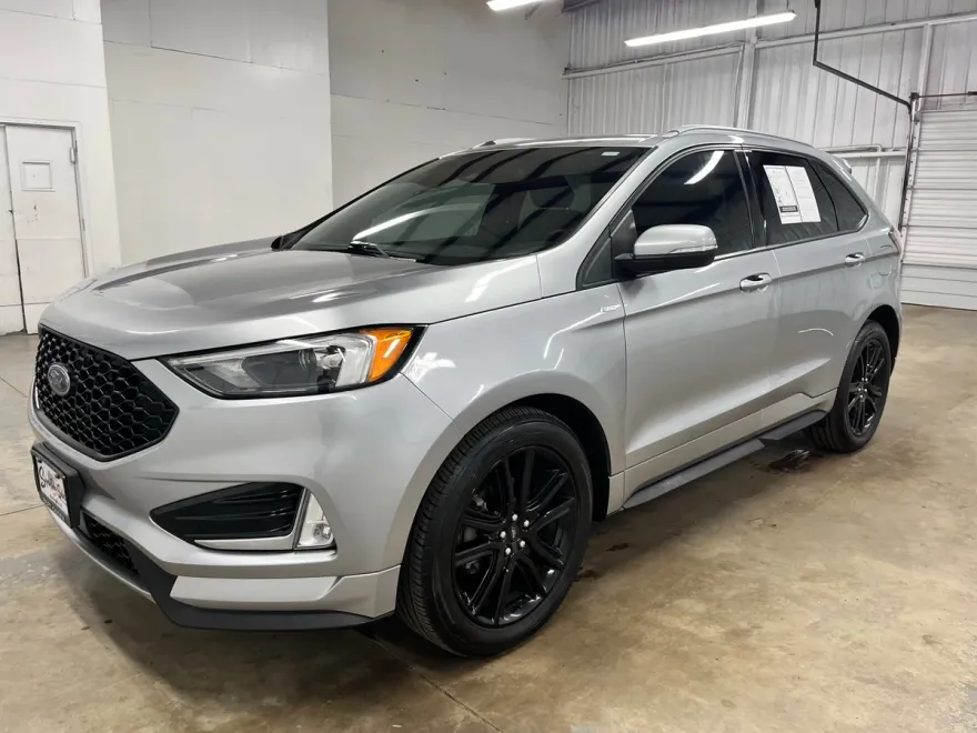 2020 Ford Edge ST photo 1