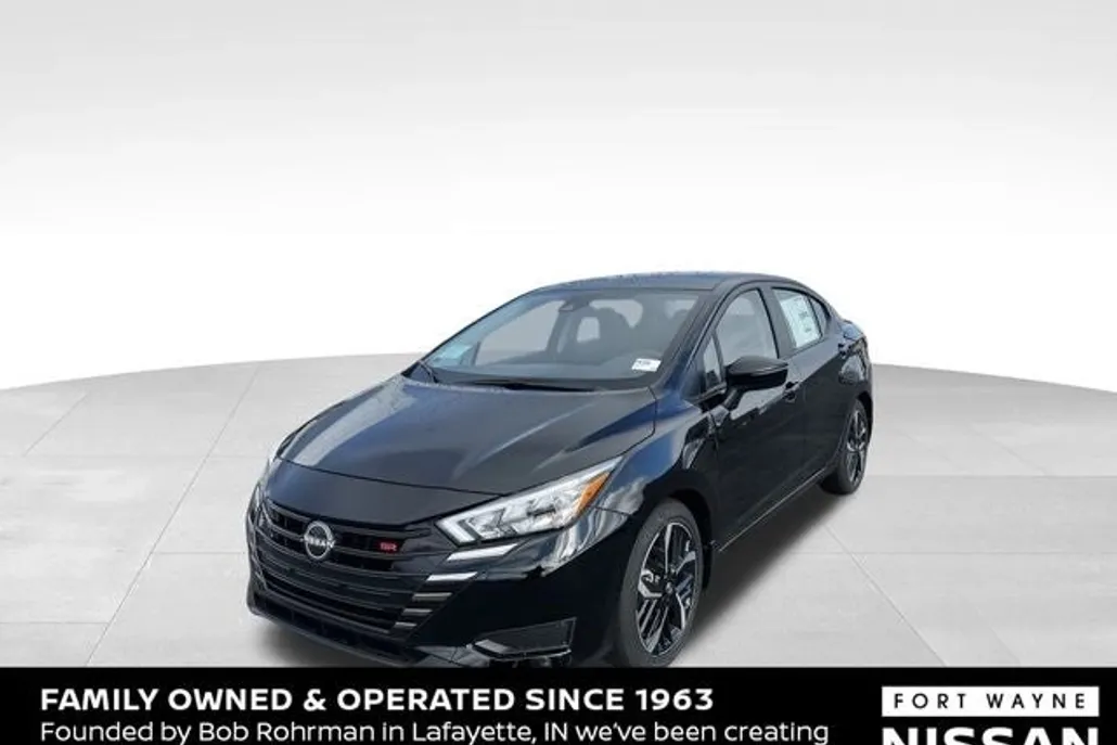 2025 Nissan Versa 1.6 SR photo 1