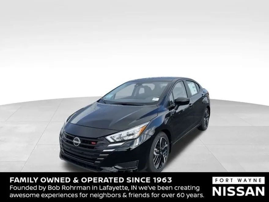 2025 Nissan Versa 1.6 SR photo 1
