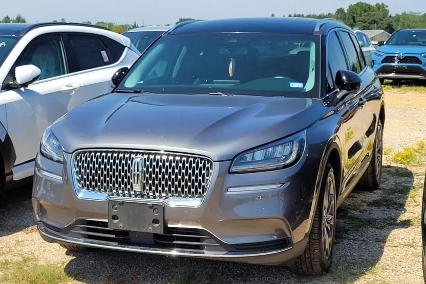 2022 Lincoln Corsair Standard photo 1
