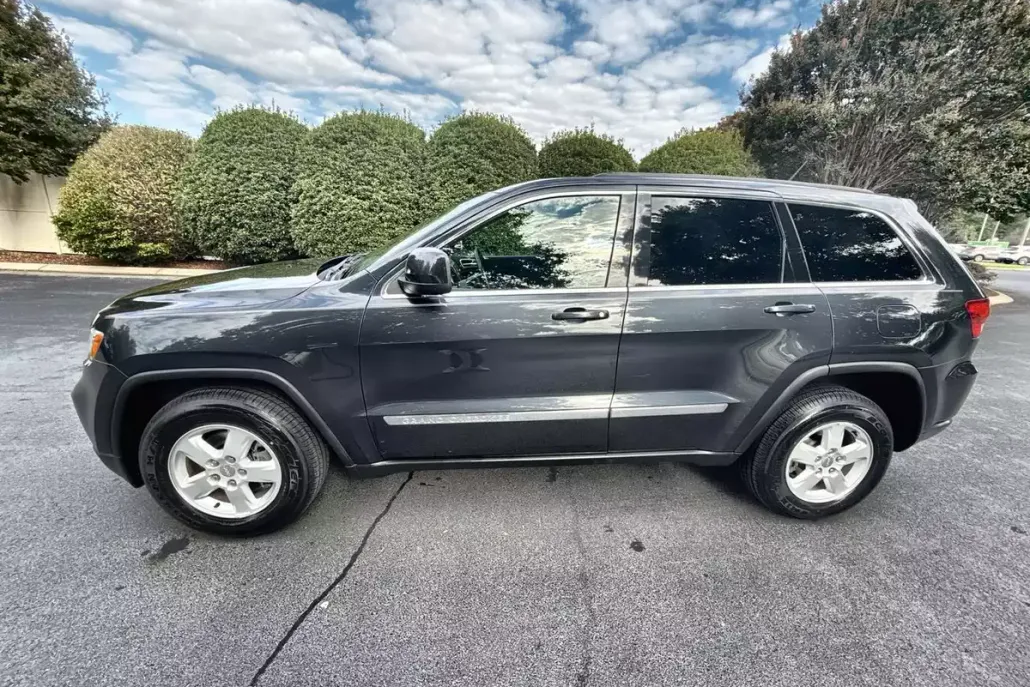 2013 Jeep Grand Cherokee Laredo photo 1