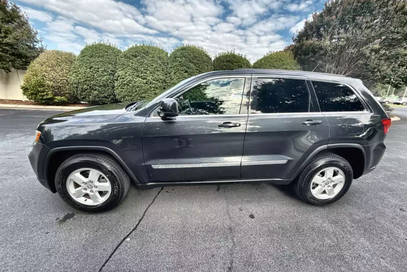 2013 Jeep Grand Cherokee Laredo photo 1