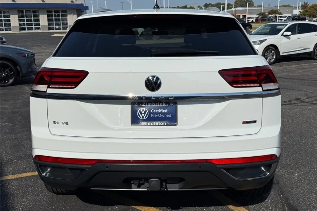 2022 Volkswagen Atlas Cross Sport V6 SE Technology photo 1