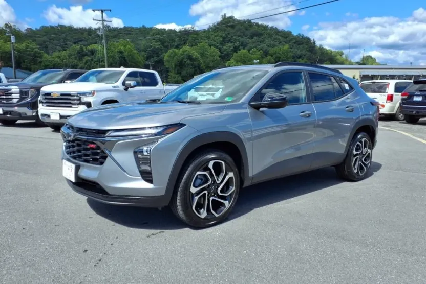 2025 Chevrolet Trax photo 1