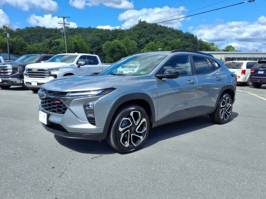 2025 Chevrolet Trax photo 1