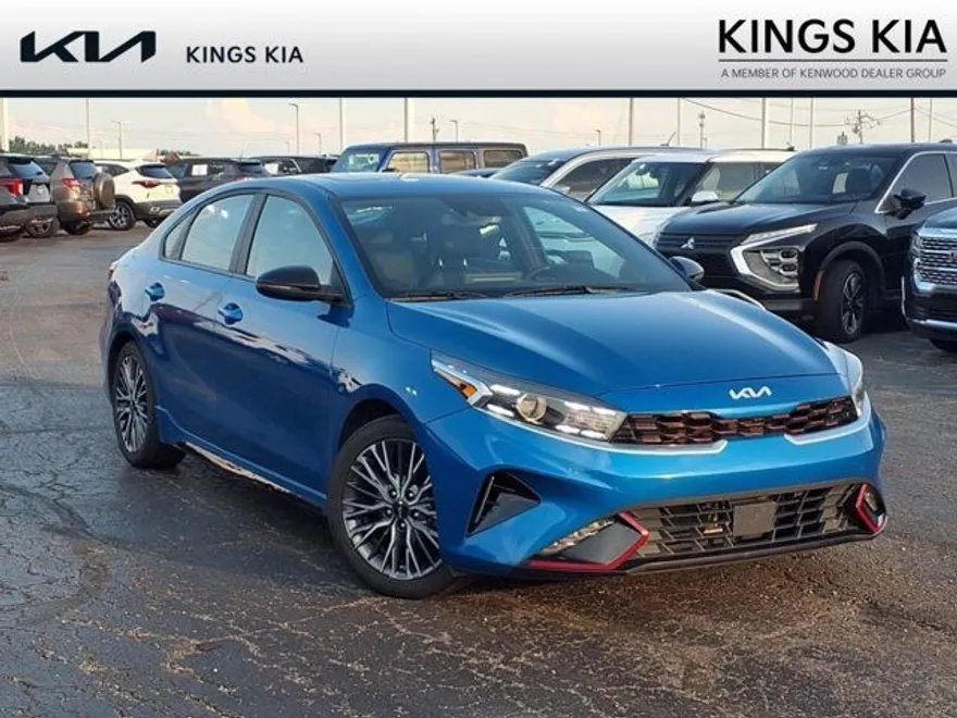 2023 Kia Forte GT-Line photo 1