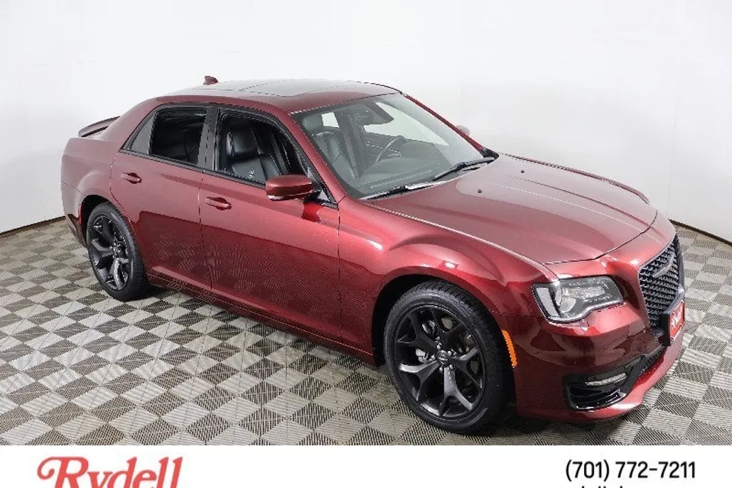 2022 Chrysler 300 photo 1
