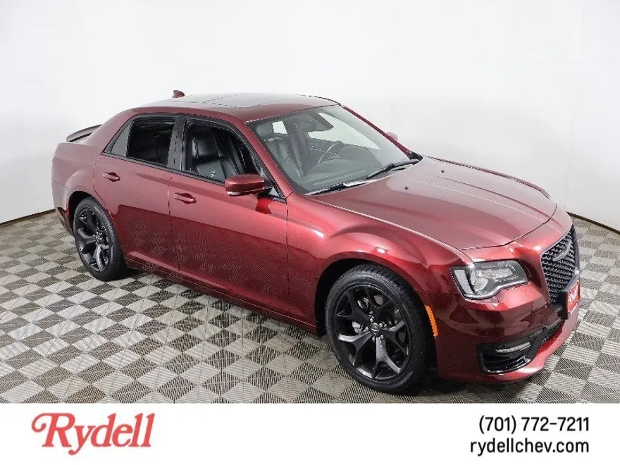 2022 Chrysler 300 photo 1