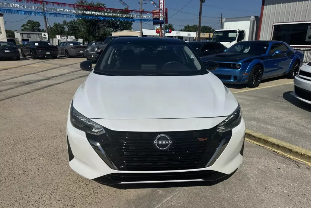 2024 Nissan Sentra SR photo 1
