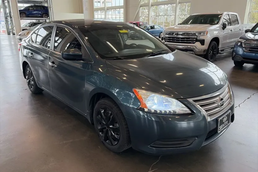 2015 Nissan Sentra SV photo 1