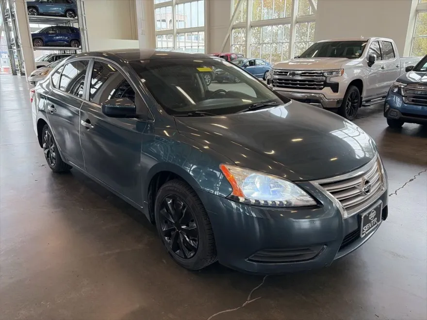 2015 Nissan Sentra SV photo 1