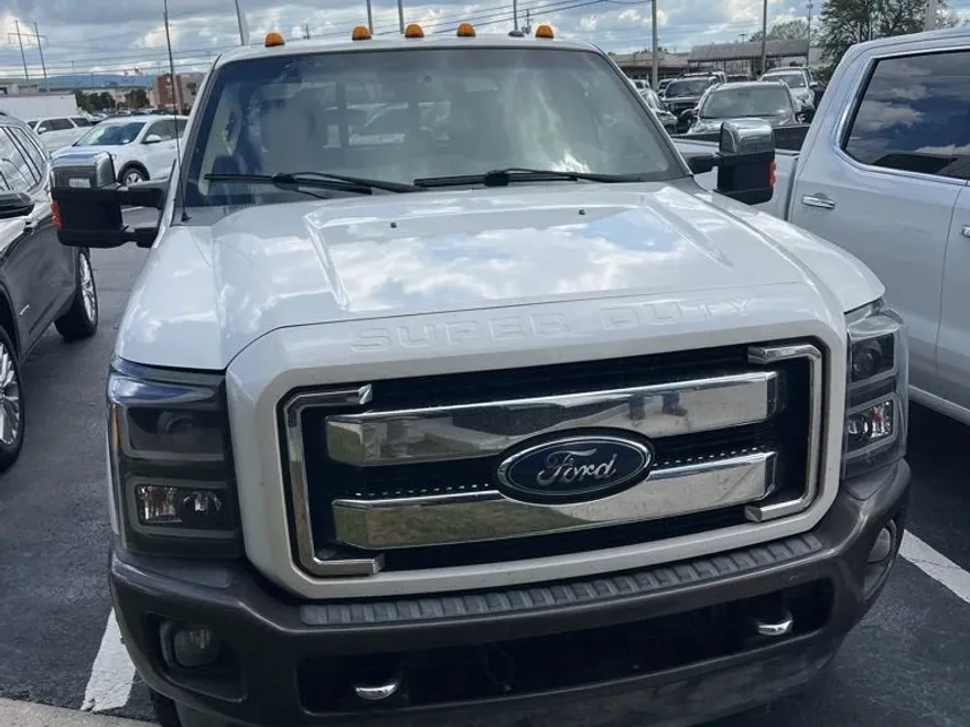 2016 Ford F-350 Lariat photo 1