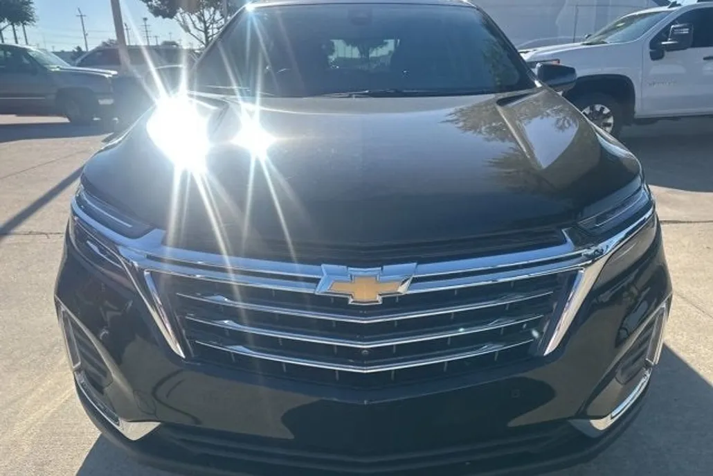 2022 Chevrolet Equinox Premier photo 1